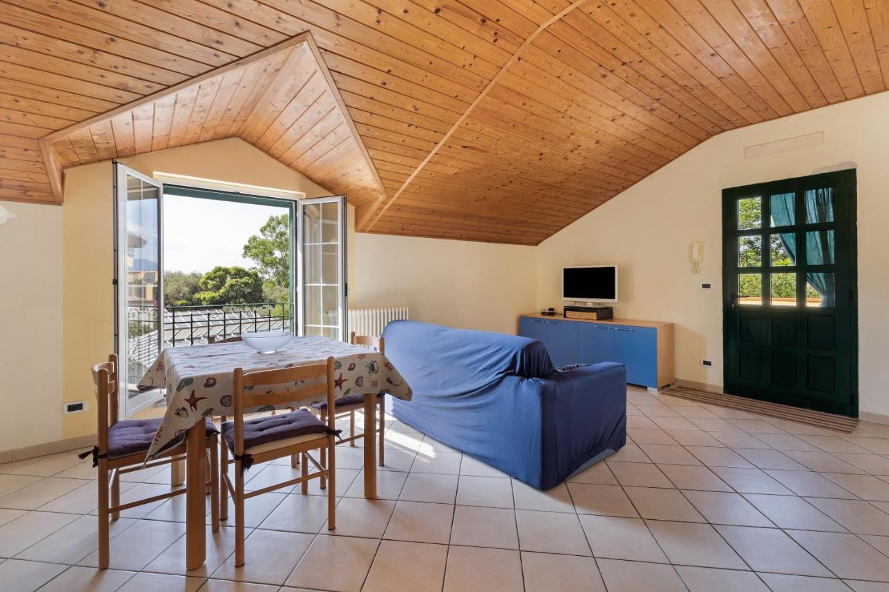 La Casa Di Lady Lejlighed Ceriale Eksteriør billede